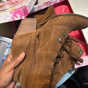 Split suede brownstone boots